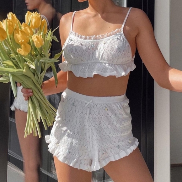 FOR LOVE AND LEMONS CHARLESTON FLORAL KNIT SHORTS - Picture 1 of 11
